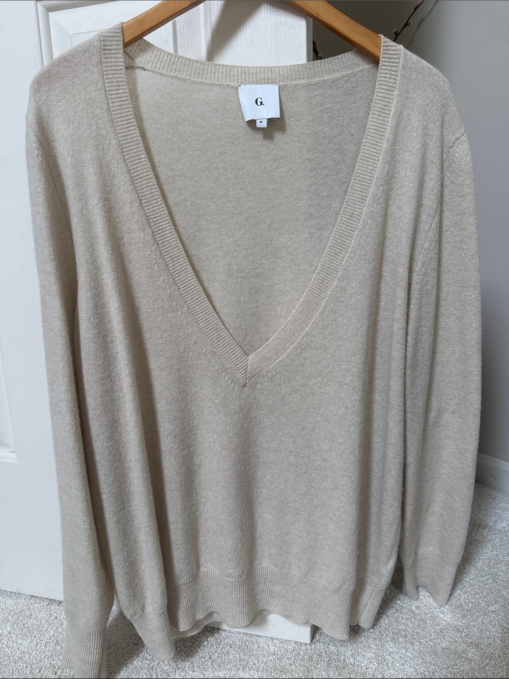 Goop G. Label GWYN Boyfriend V-Neck Sweater in ivory